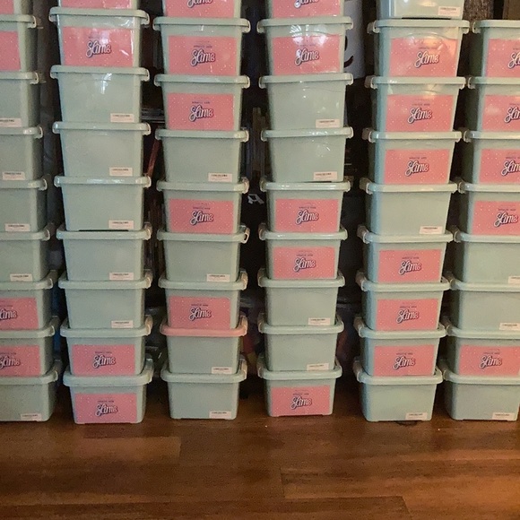 DIY Slime Kit - Picture 7 of 9